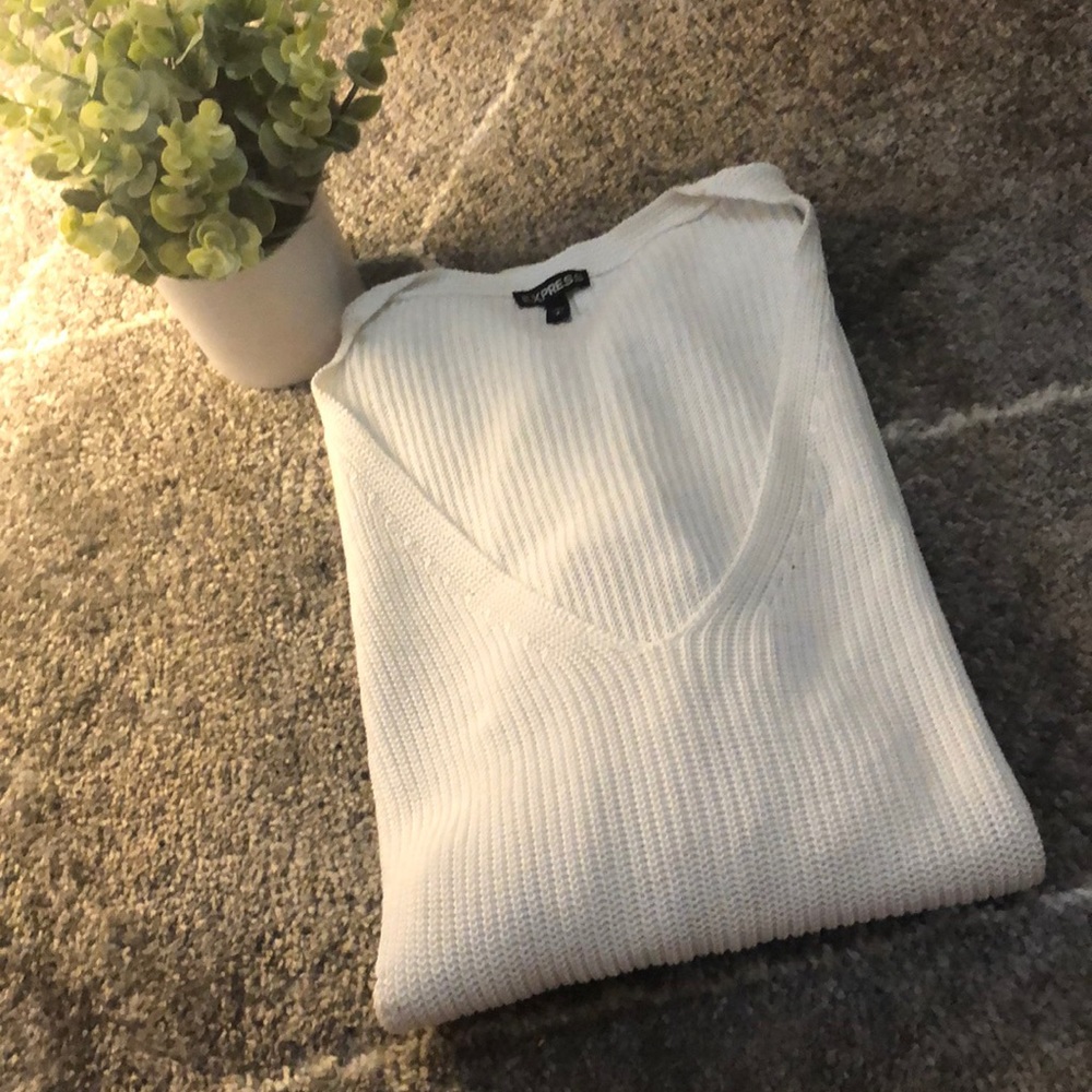 🤍 EXPRESS Sweater
